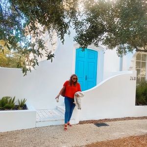 Vibrant blouse for beautiful full figured women